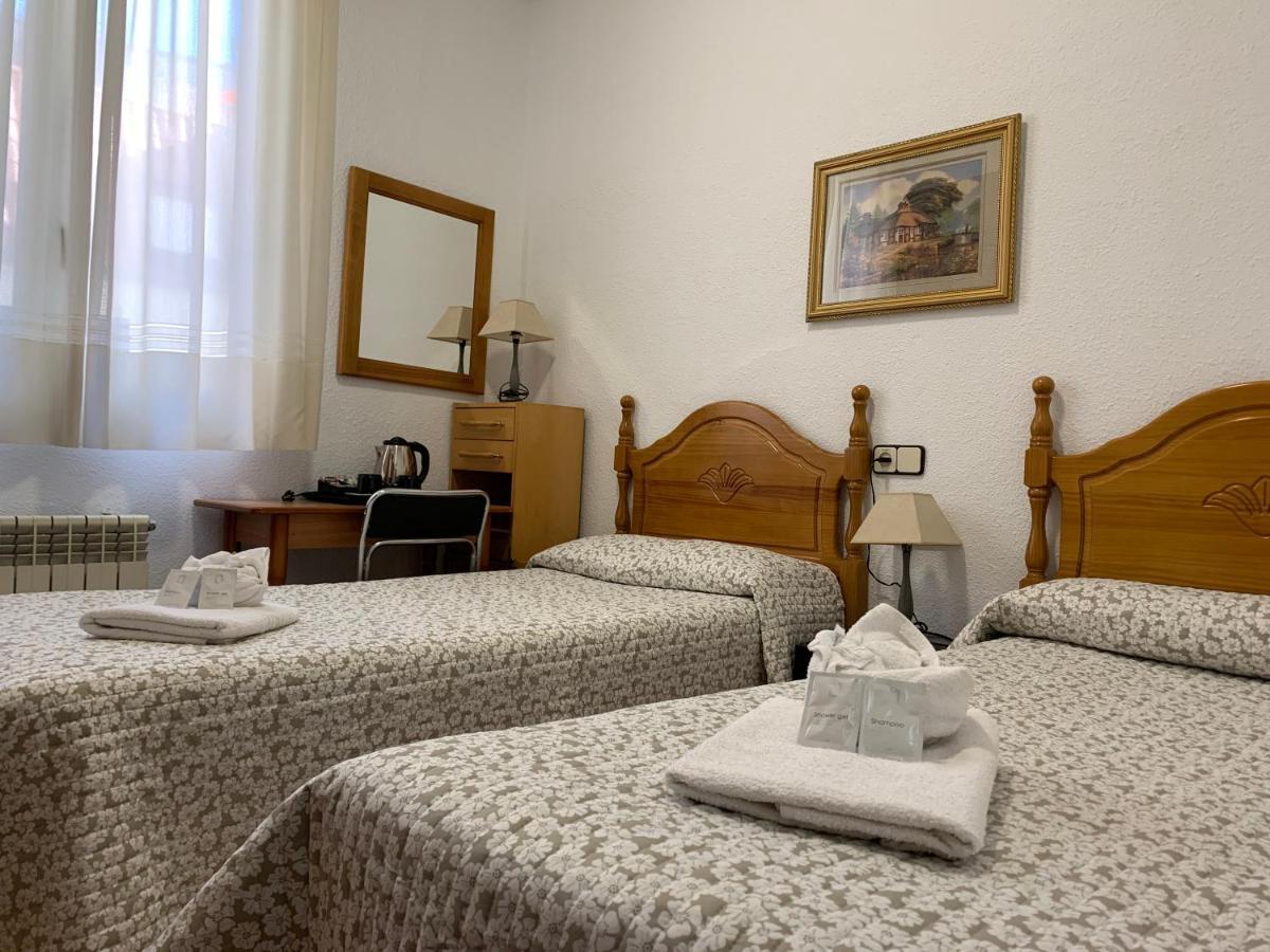Hostal Internacional Madrid Exterior photo